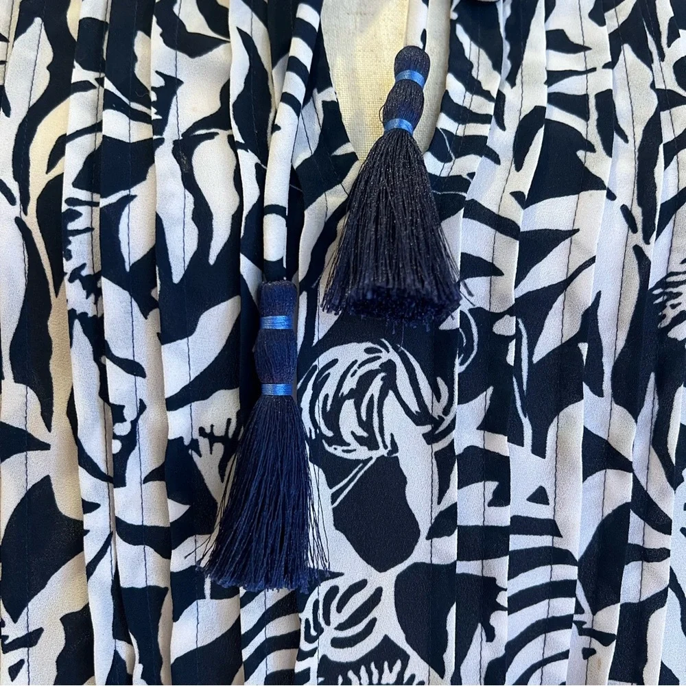 Lilly Pulitzer Top Women Large Blue White Marilina Tassels Relaxed Coastal Tunic - Picture 4 of 14